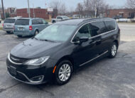 2017 CHRYSLER PACIFICA TOURING-L (117KM) 8 PASSENGER LOADED $27,995 + HST, NO ACCIDENTS CLEAN CARFAX