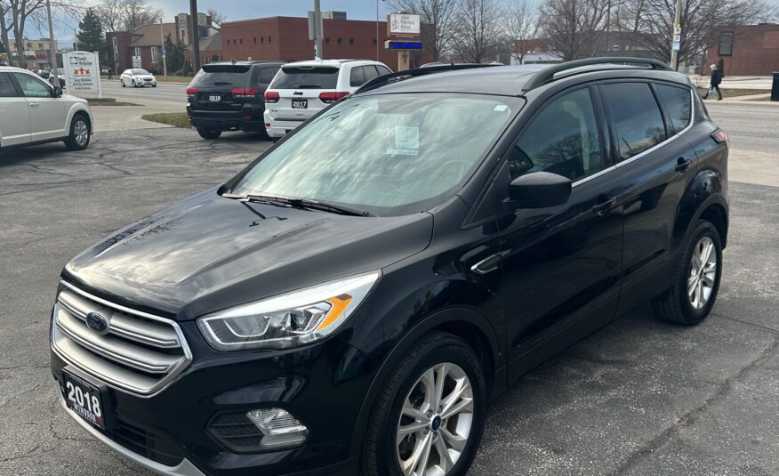 2018 FORD ESCAPE SEL LOADED 4WD (105KM) $21,995 + HST