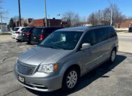 2015 CHRYSLER TOWN & COUNTRY (170KM) $14,995 + H.S.T. DVD,  BACK UP CAMERA