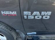 2016 RAM 1500 CREW CAB 4X4 HEMI NO ACCIDENTS CLEAN CARFAX (152KM)