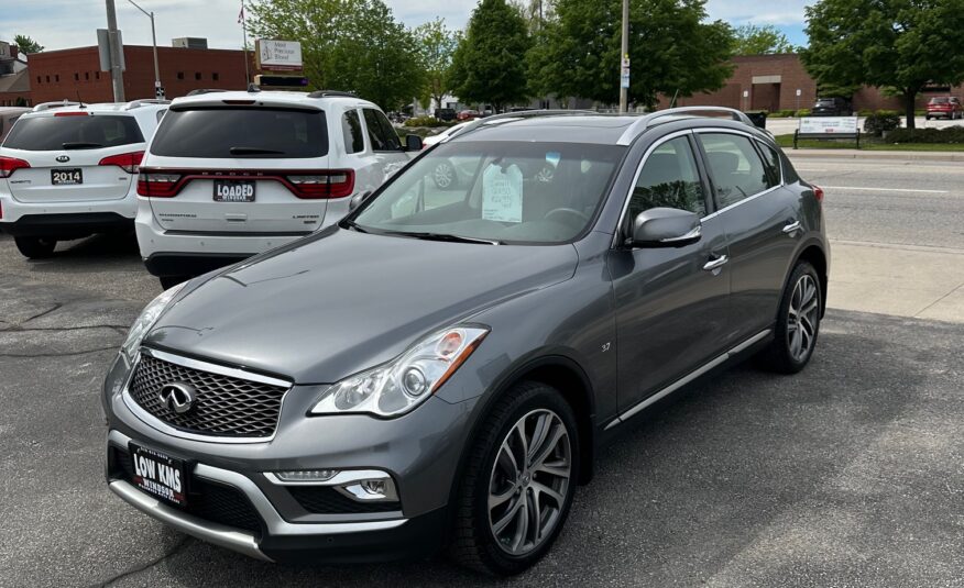 2016 INFINITI QX50 AWD TECH PACKAGE (68KM) $22,995 + HST NO ACCIDENTS LOADED