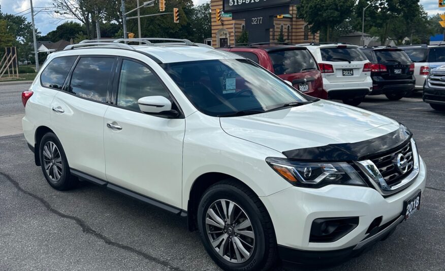 2018 NISSAN PATHFINDER SV AWD TECH PACKAGE (141KM) $19,995 + HST