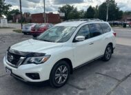 2018 NISSAN PATHFINDER SV AWD TECH PACKAGE (141KM) $19,995 + HST