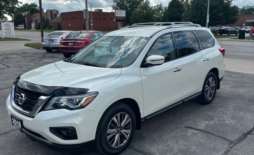 2018 NISSAN PATHFINDER SV AWD TECH PACKAGE (141KM) $19,995 + HST