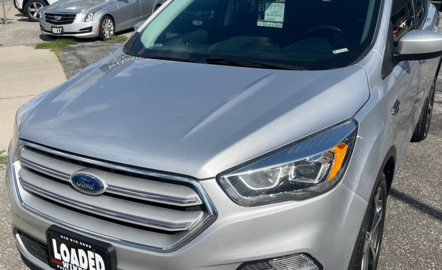 2018 FORD ESCAPE SEL LOADED (123KM) $18,995 + HST NO ACCIDENT