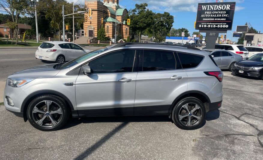 2018 FORD ESCAPE SEL LOADED (123KM) $18,995 + HST NO ACCIDENT