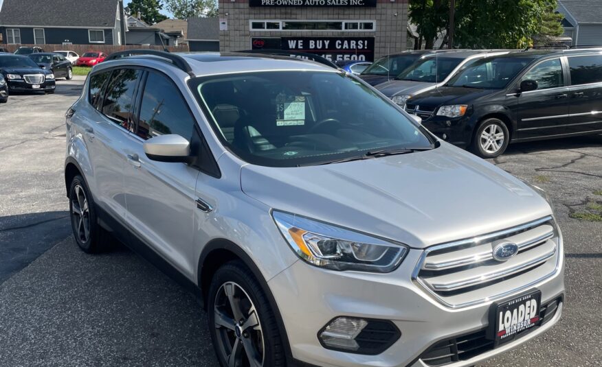 2018 FORD ESCAPE SEL LOADED (123KM) $18,995 + HST NO ACCIDENT