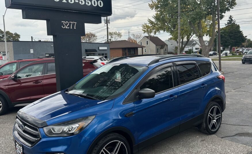 2019 FORD ESCAPE SEL LOADED (140KM) $18,995 + HST NO ACCIDENT