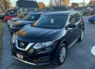 2018 NISSAN ROGUE AWD (137KM) $16,995 + HST NO ACCIDENTS!!!  CLEAN CARFAX!!!