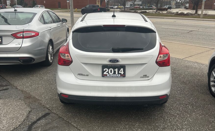 2014 FORD FOCUS HATCHBACK (64,420KM’S) ONE OWNER NO ACCIDENTS $9,995 + HST