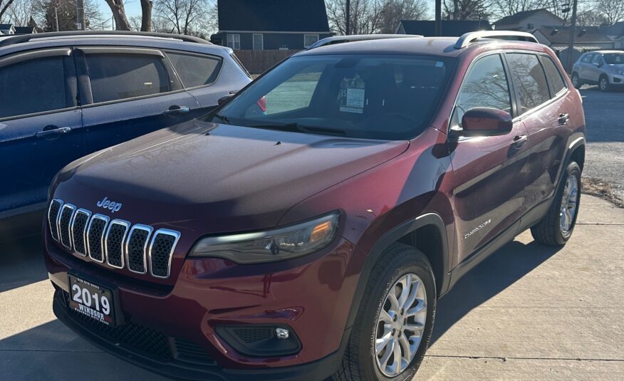 2019 JEEP CHEROKEE V6 4X4 (107KM) $19,995 + HST – REMOTE START – HEATED SEATS