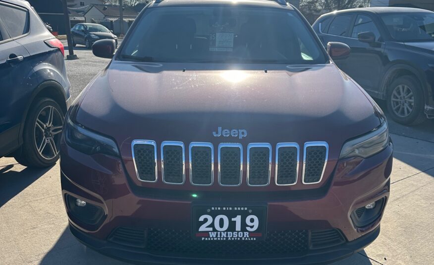 2019 JEEP CHEROKEE V6 4X4 (107KM) $19,995 + HST – REMOTE START – HEATED SEATS