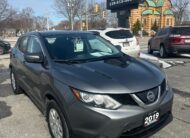 2019 NISSAN QASHQAI S (183KM) $12,995 + HST MANUAL TRANSMISSION NO ACCIDENTS CLEAN CARFAX