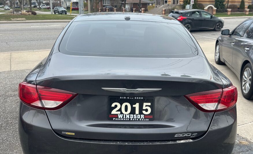 2015 CHRYSLER 200S LOADED V6 (184KM) $12,995 + HST – CLEAN CARFAX – NO ACCIDENTS