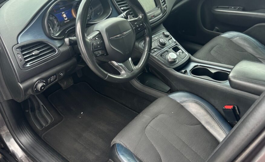 2015 CHRYSLER 200S LOADED V6 (184KM) $12,995 + HST – CLEAN CARFAX – NO ACCIDENTS