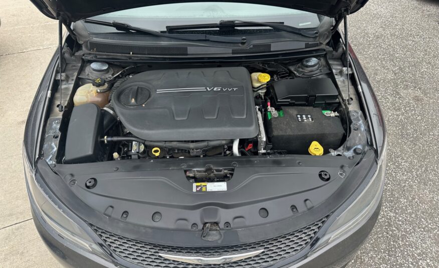 2015 CHRYSLER 200S LOADED V6 (184KM) $12,995 + HST – CLEAN CARFAX – NO ACCIDENTS