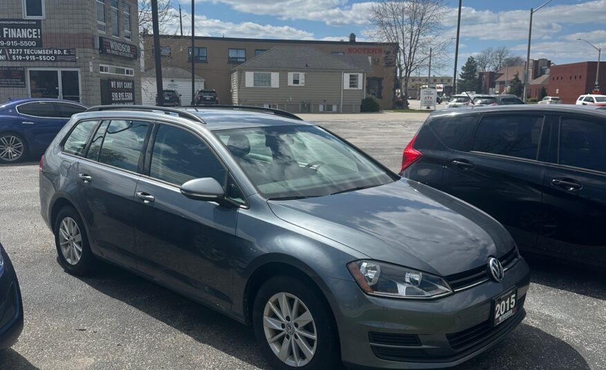 2015 VOLKSWAGEN GOLF SPORTSWAGEN (156KM)  $11,995 + HST – VERY CLEAN