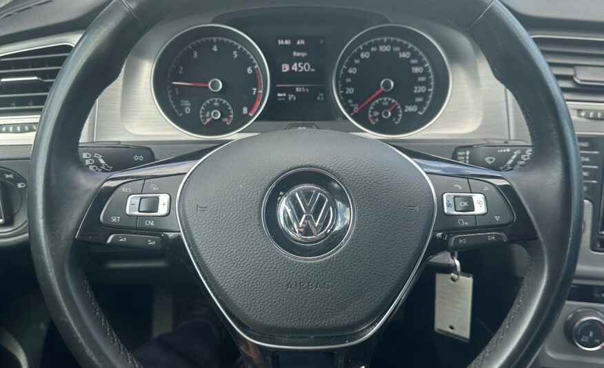 2015 VOLKSWAGEN GOLF SPORTSWAGEN (156KM)  $11,995 + HST – VERY CLEAN