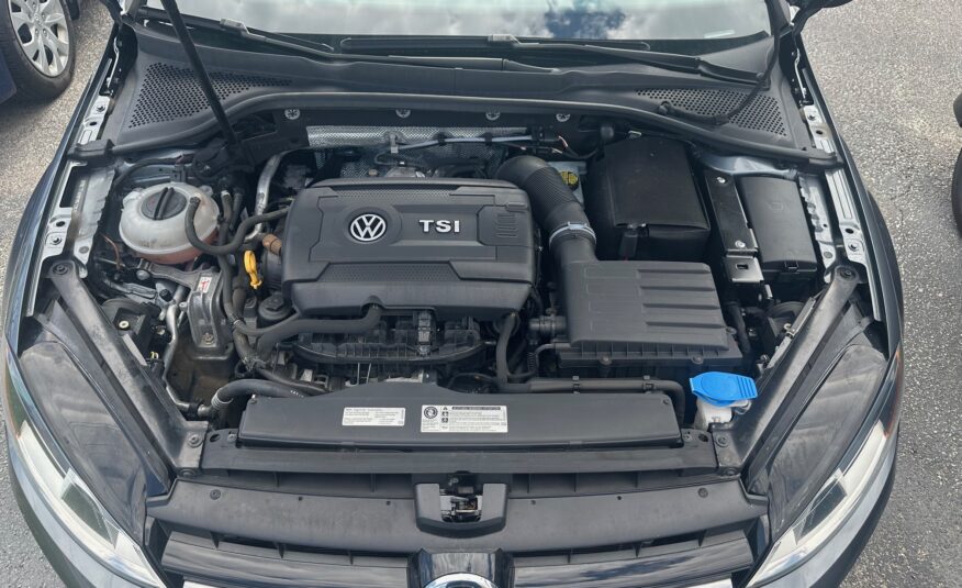 2015 VOLKSWAGEN GOLF SPORTSWAGEN (156KM)  $11,995 + HST – VERY CLEAN