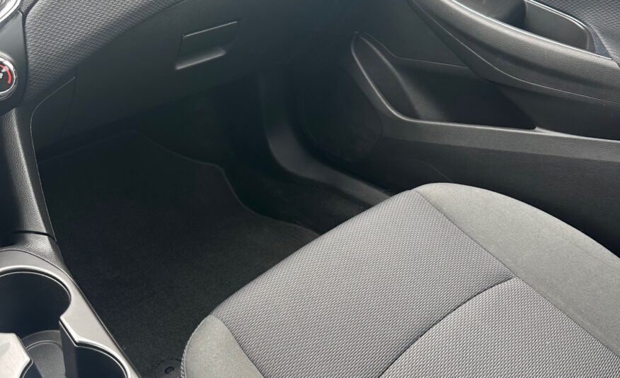 2017 CHEVROLET CRUZE LT (110KM) $12,995 + HST – HEATED SEATS  – REMOTE START