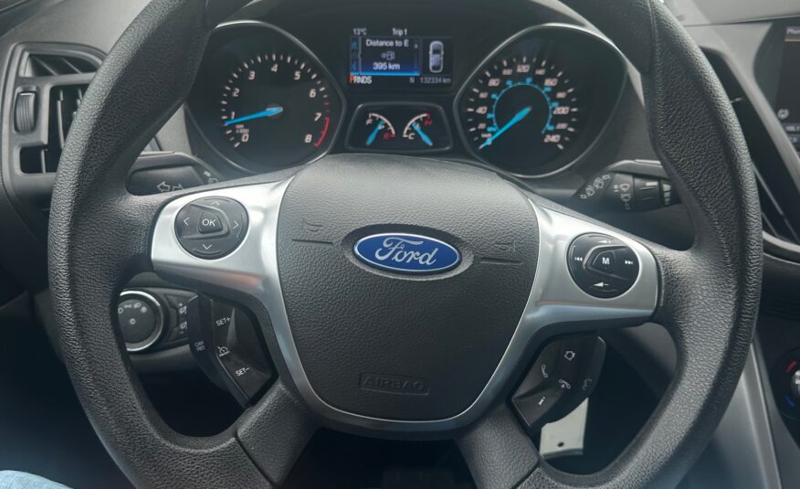 2014 FORD ESCAPE 4WD (132KM) $10,995 + HST – BACK UP CAMERA – BLUETOOTH – HEATED SEATS