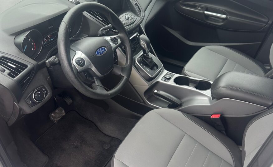 2014 FORD ESCAPE 4WD (132KM) $10,995 + HST – BACK UP CAMERA – BLUETOOTH – HEATED SEATS
