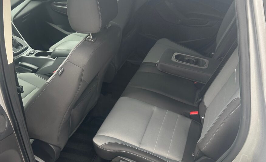 2014 FORD ESCAPE 4WD (132KM) $10,995 + HST – BACK UP CAMERA – BLUETOOTH – HEATED SEATS