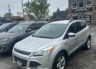 2014 FORD ESCAPE 4WD (132KM) $10,995 + HST – BACK UP CAMERA – BLUETOOTH – HEATED SEATS