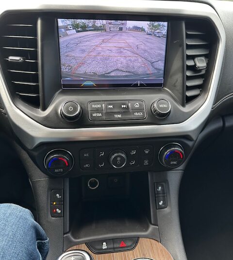 2018 GMC ACADIA (142KM) $19,995 + HST – 7 PASSENGER – ONE OWNER – NO ACCIDENTS