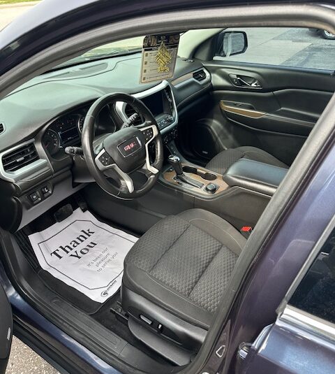 2018 GMC ACADIA (142KM) $19,995 + HST – 7 PASSENGER – ONE OWNER – NO ACCIDENTS