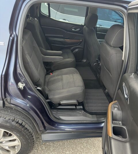 2018 GMC ACADIA (142KM) $19,995 + HST – 7 PASSENGER – ONE OWNER – NO ACCIDENTS