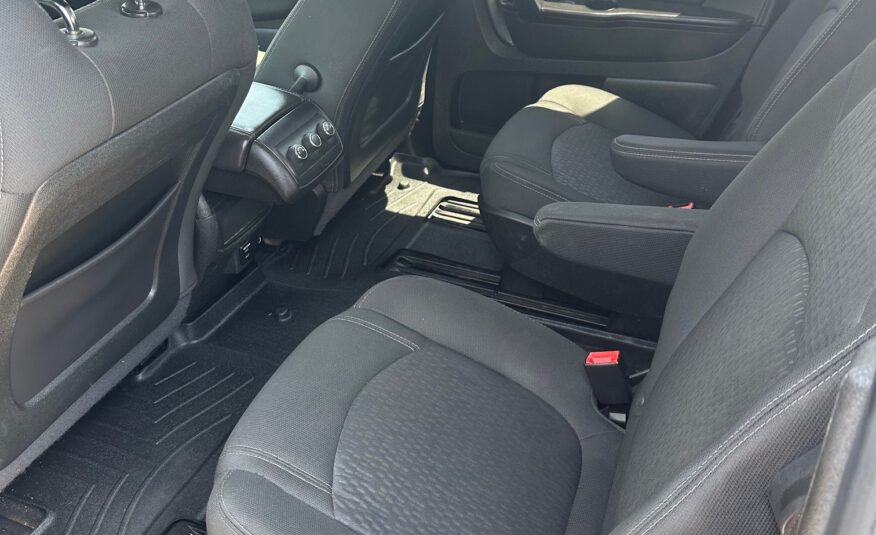 2015 GMC ACADIA (198KM) $10,995 + HST – 7 PASSENGER – REMOTE START – BLUETOOTH – BACKUP CAMERA