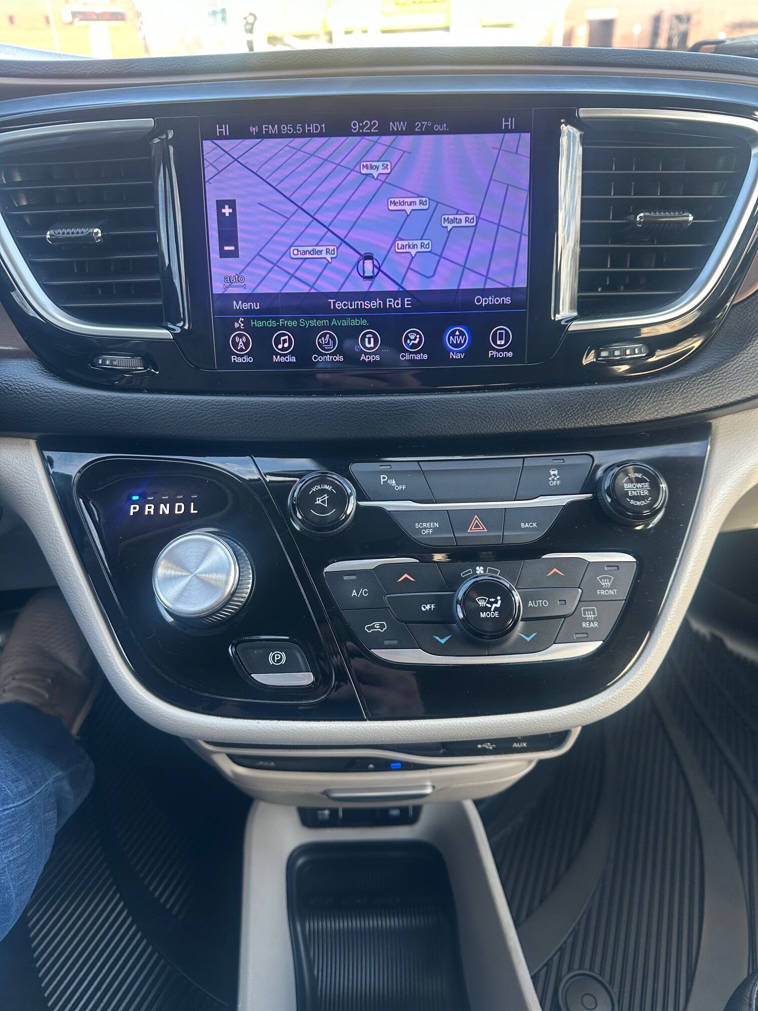 2017 CHRYSLER PACIFICA TOURING-L FULLY LOADER (198KM) $14,995 + HST – DOUBLE DVD’S NAVIGATION POWER SLIDERS