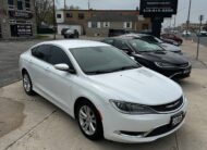 2015 CHRYSLER 200 LIMITED  (178KM) $9,995 + HST – VERY CLEAN – V6 – BLUETOOTH – BACK UP CAMERA