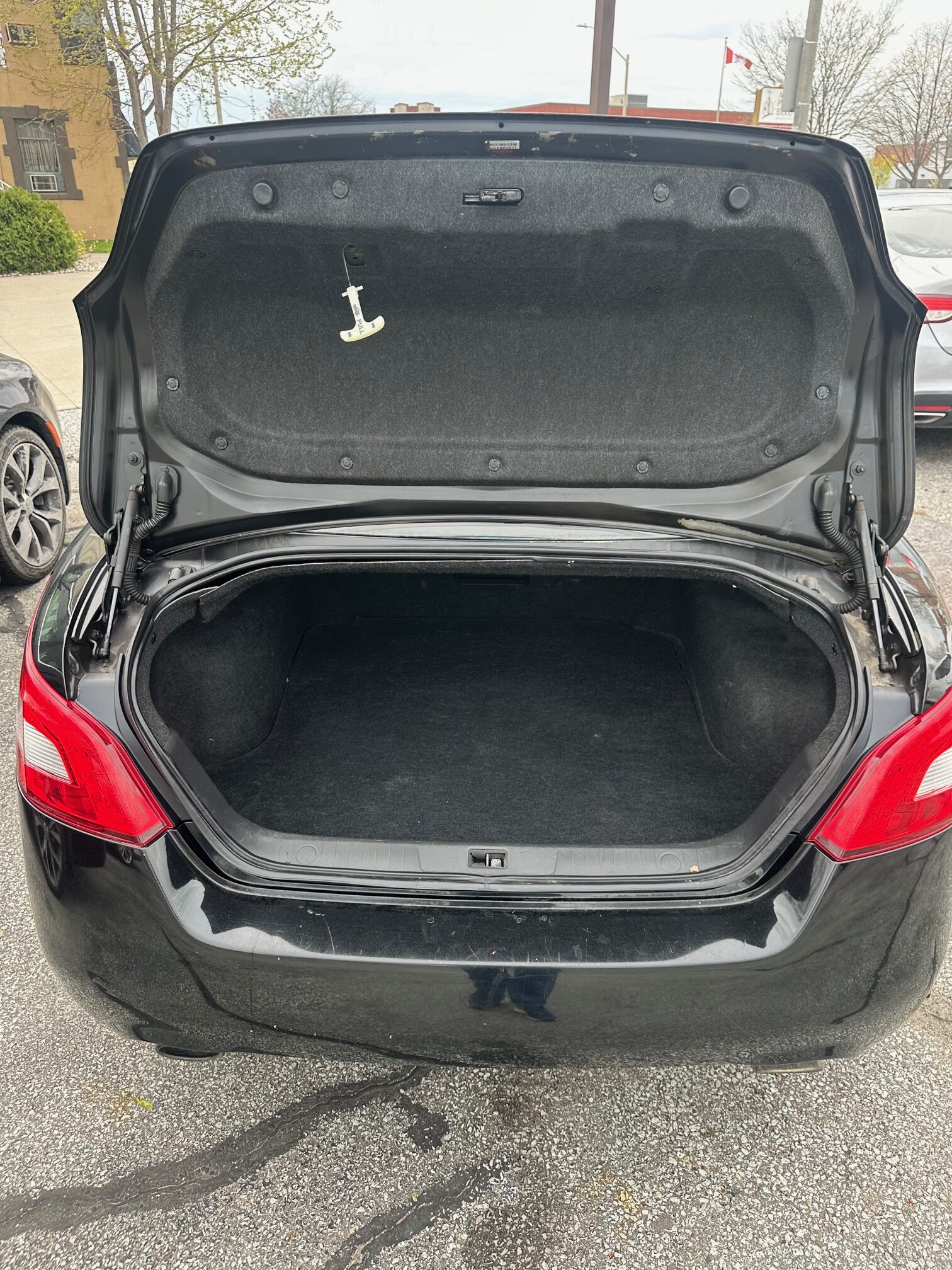 2011 NISSAN MAXIMA SV 3.5L (208KM) $7,995 + HST LOADED – SAFETY – PLATES AND TRANSFER INCLUDED