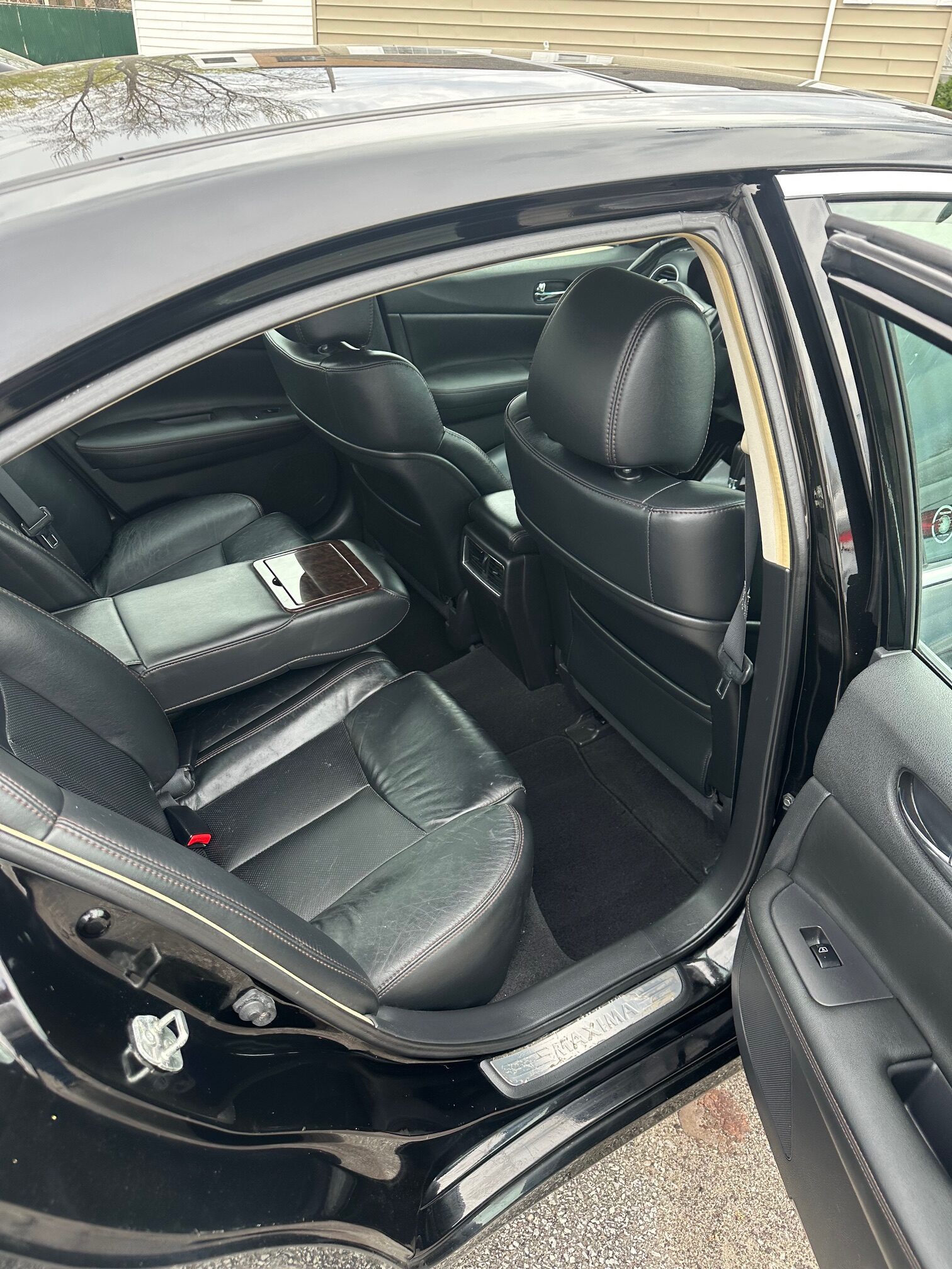 2011 NISSAN MAXIMA SV 3.5L (208KM) $7,995 + HST LOADED – SAFETY – PLATES AND TRANSFER INCLUDED