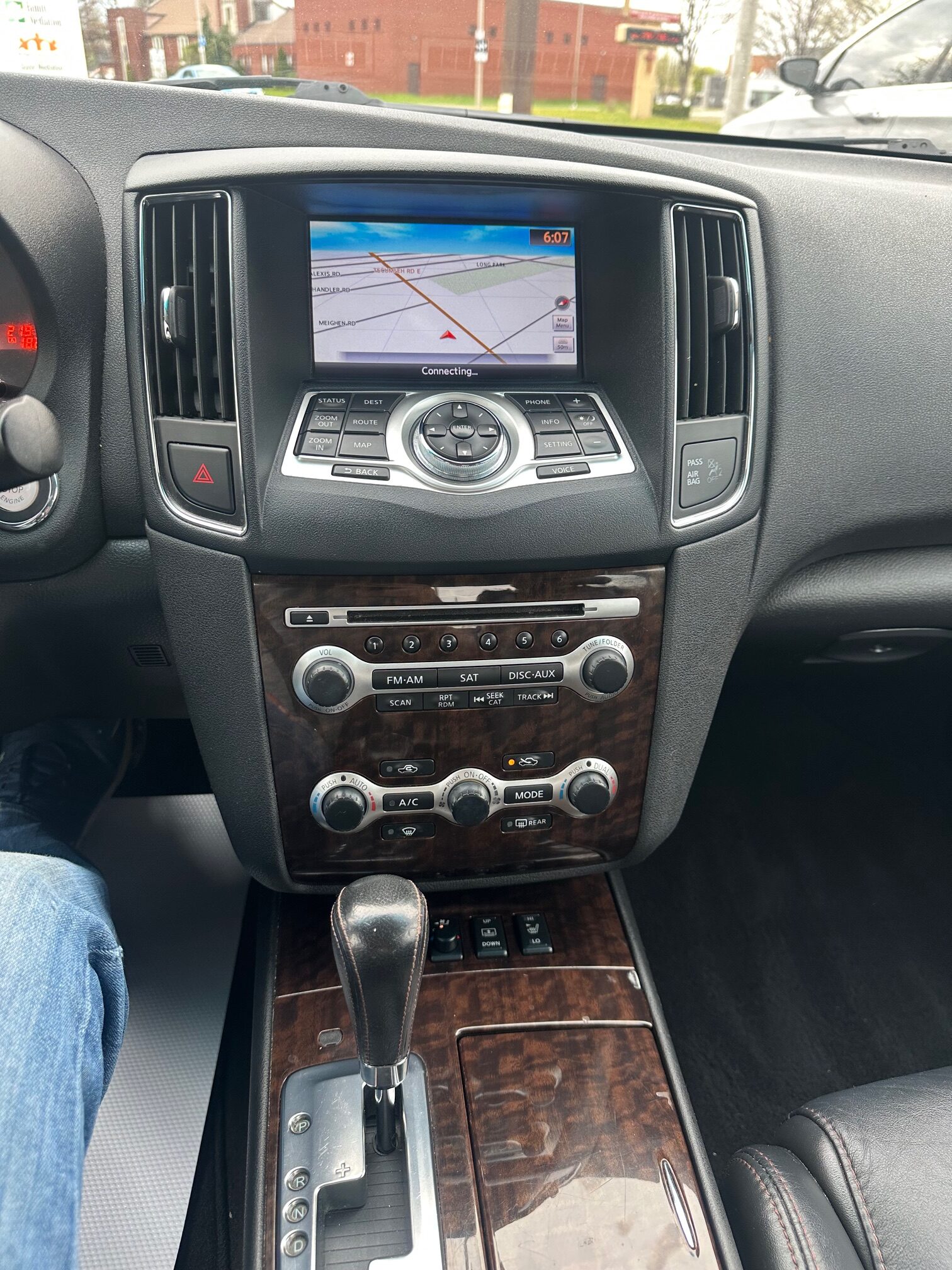 2011 NISSAN MAXIMA SV 3.5L (208KM) $7,995 + HST LOADED – SAFETY – PLATES AND TRANSFER INCLUDED