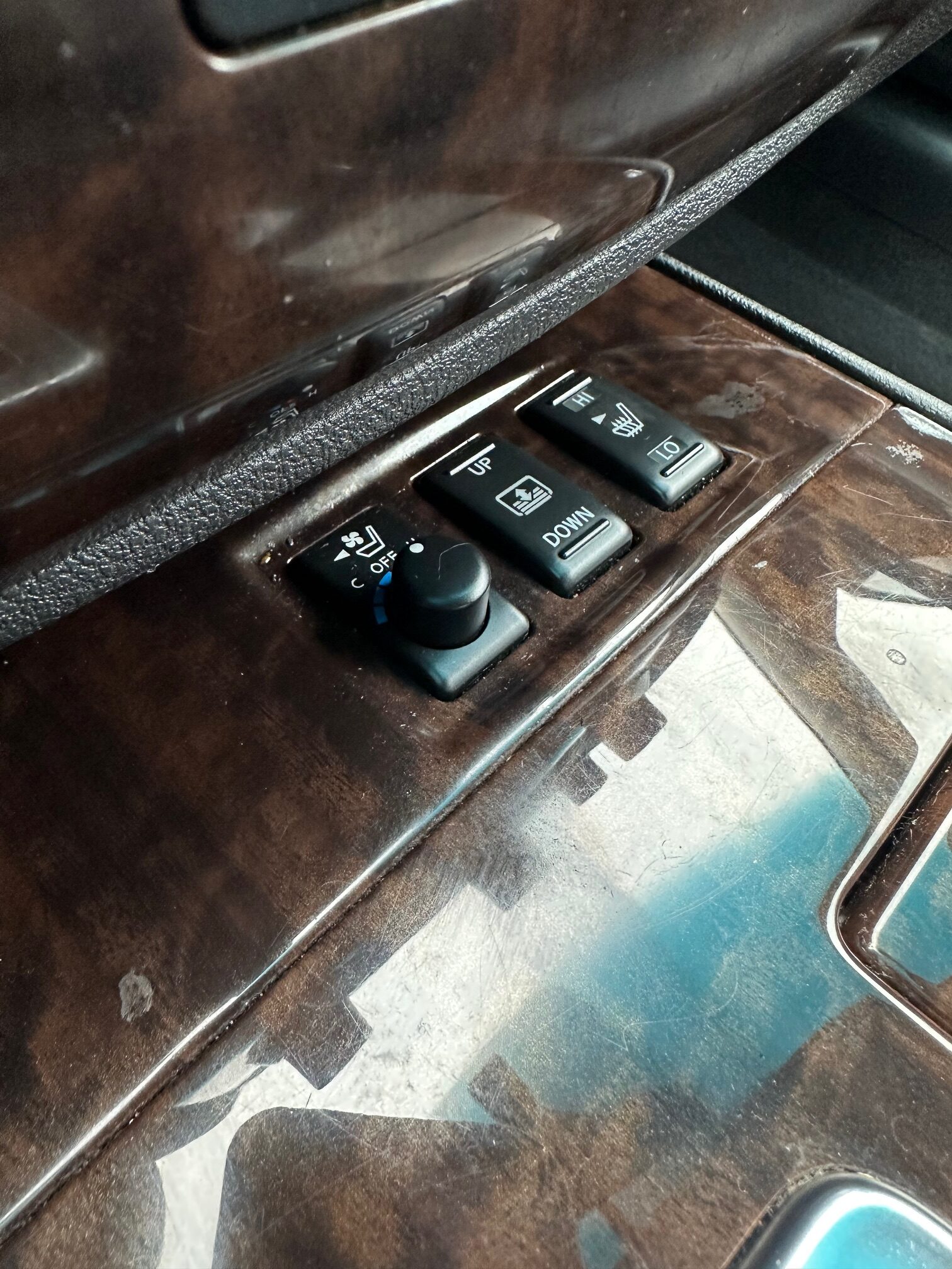 2011 NISSAN MAXIMA SV 3.5L (208KM) $7,995 + HST LOADED – SAFETY – PLATES AND TRANSFER INCLUDED