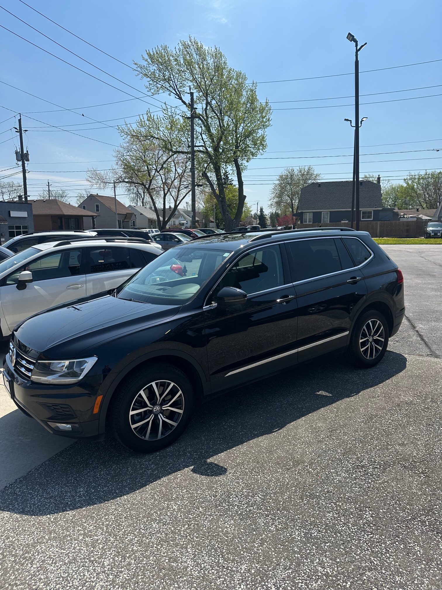 2021 VOLKSWAGEN TIGUAN (161K) $18,995 + HST – 7 PASSENGER – 4WD – PANORAMIC ROOF – NO ACCIDENTS