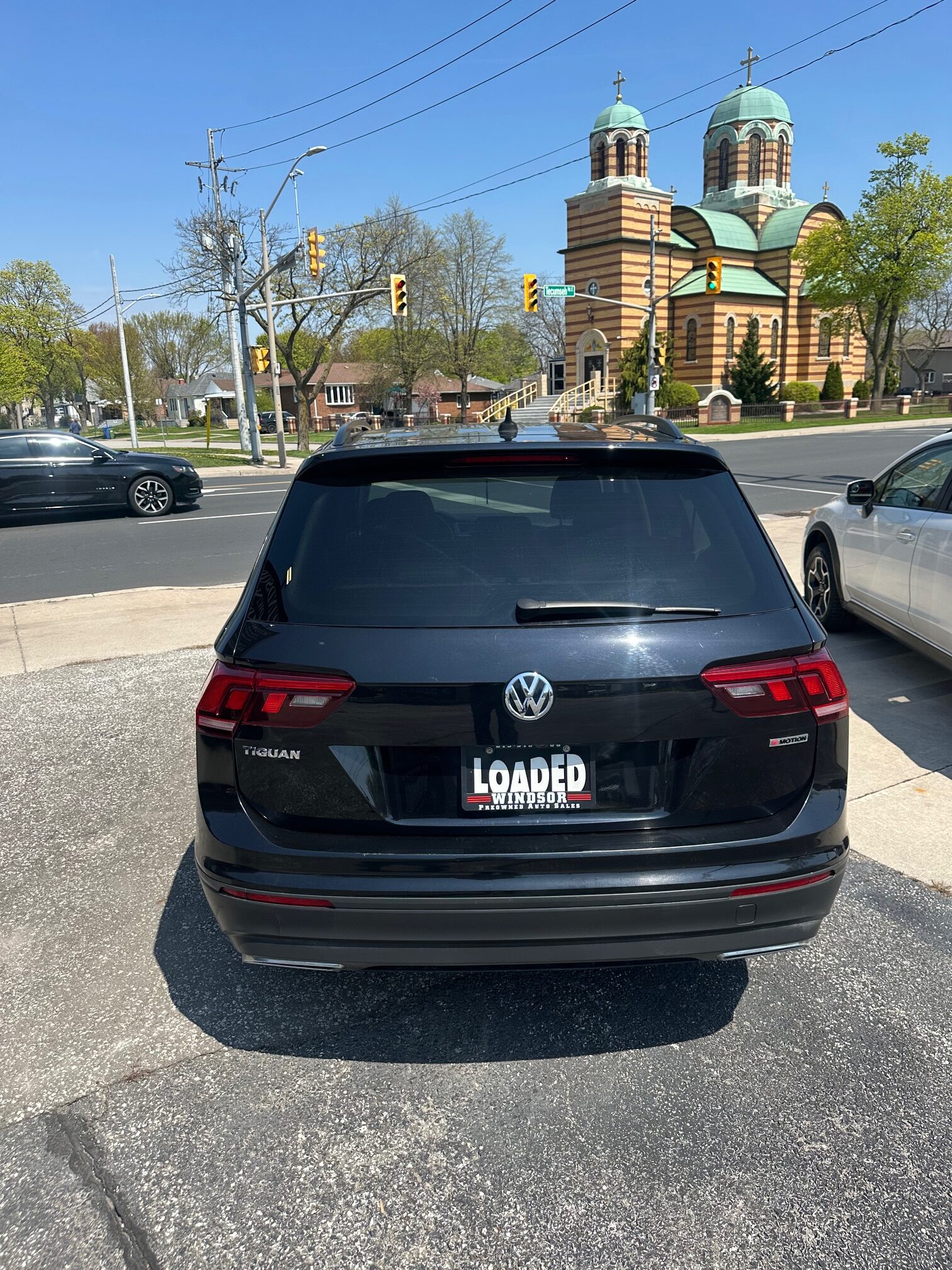 2021 VOLKSWAGEN TIGUAN (161K) $18,995 + HST – 7 PASSENGER – 4WD – PANORAMIC ROOF – NO ACCIDENTS