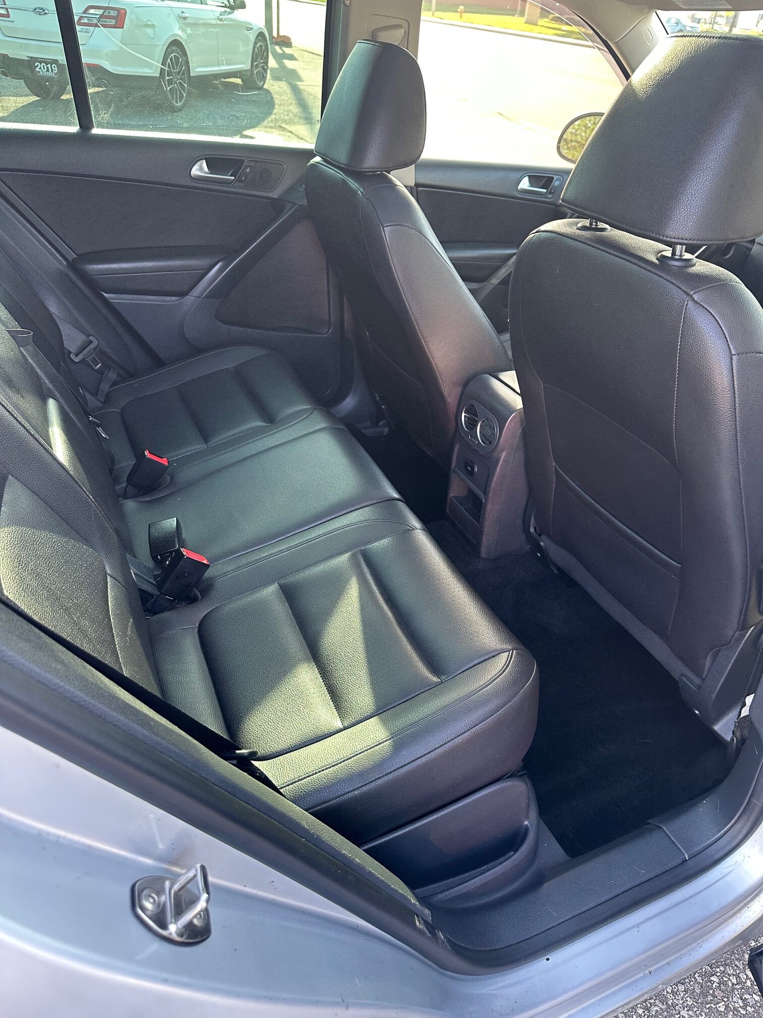 2014 VOLKSWAGEN TIGUAN (208K) $8,995 + HST  2 YR WARRANTY – 4WD – PANORAMIC ROOF – NO ACCIDENTS