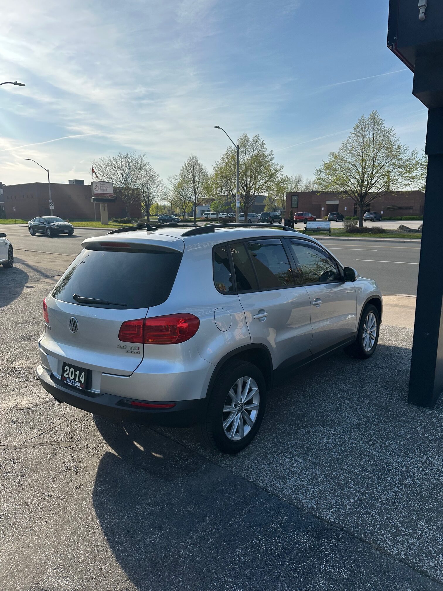 2014 VOLKSWAGEN TIGUAN (208K) $8,995 + HST  2 YR WARRANTY – 4WD – PANORAMIC ROOF – NO ACCIDENTS