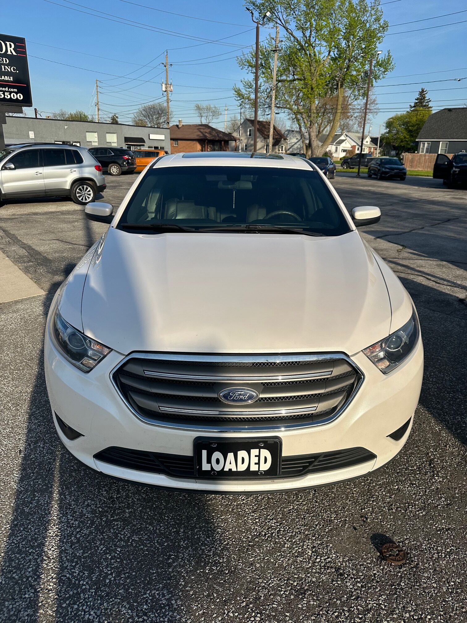 2019 FORD TAURUS SEL (13KM) $14,995 + HST – CLEAN CARFAX – NO ACCIDENTS – V6 – LEATHER – SUNROOF