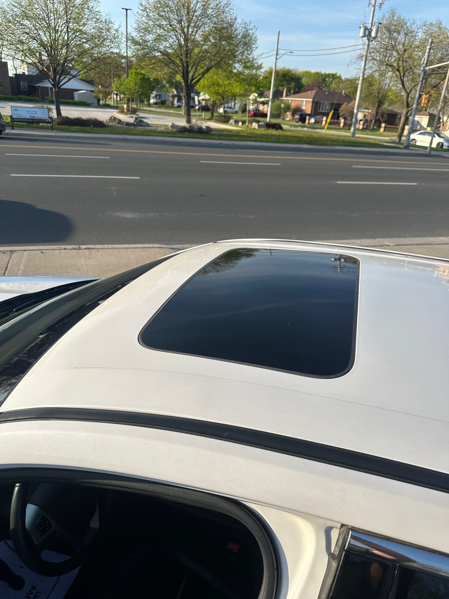 2019 FORD TAURUS SEL (13KM) $14,995 + HST – CLEAN CARFAX – NO ACCIDENTS – V6 – LEATHER – SUNROOF