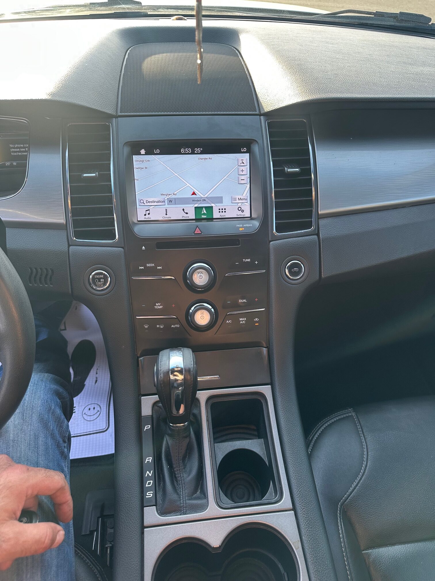 2019 FORD TAURUS SEL (13KM) $14,995 + HST – CLEAN CARFAX – NO ACCIDENTS – V6 – LEATHER – SUNROOF