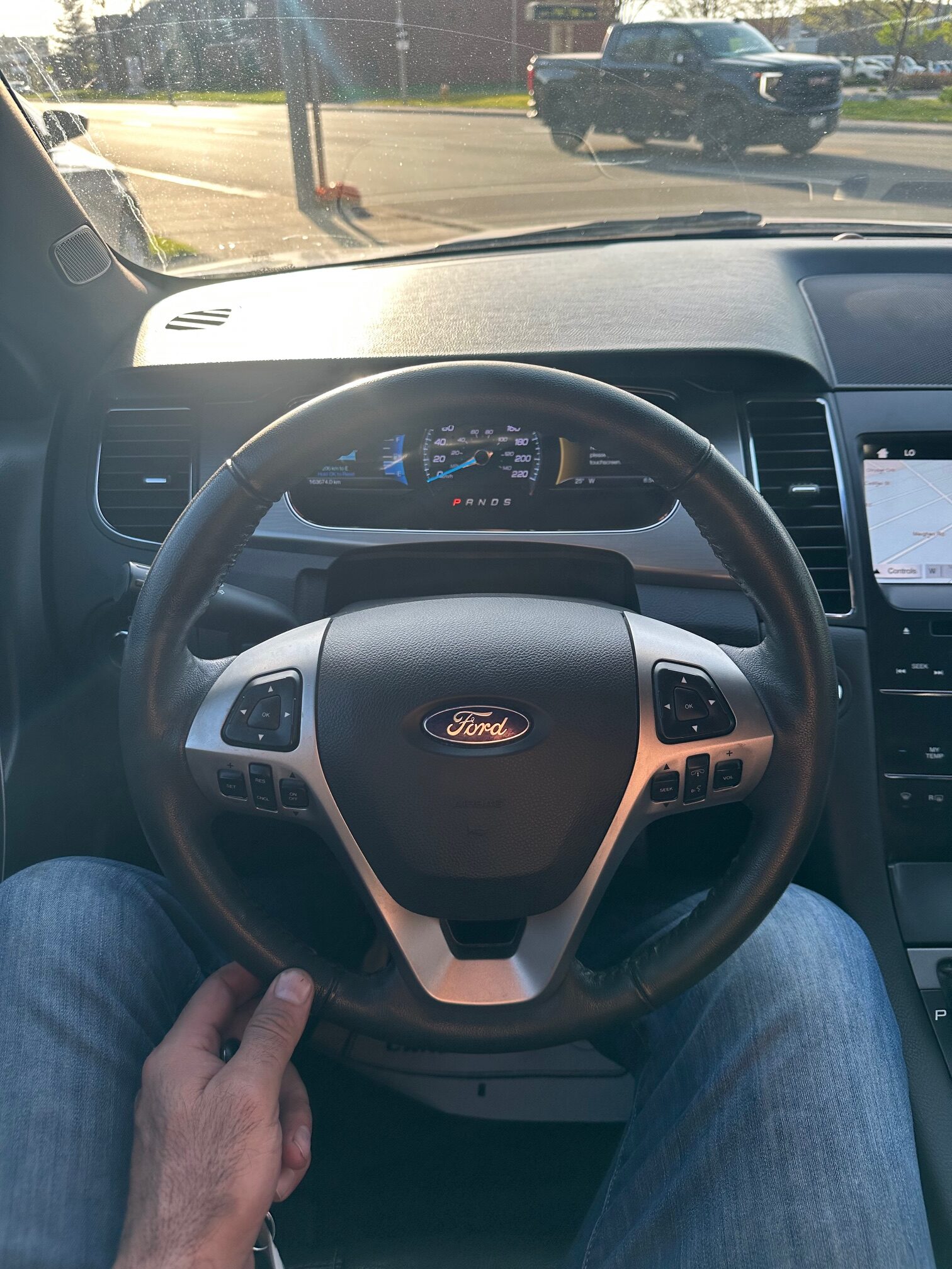 2019 FORD TAURUS SEL (13KM) $14,995 + HST – CLEAN CARFAX – NO ACCIDENTS – V6 – LEATHER – SUNROOF