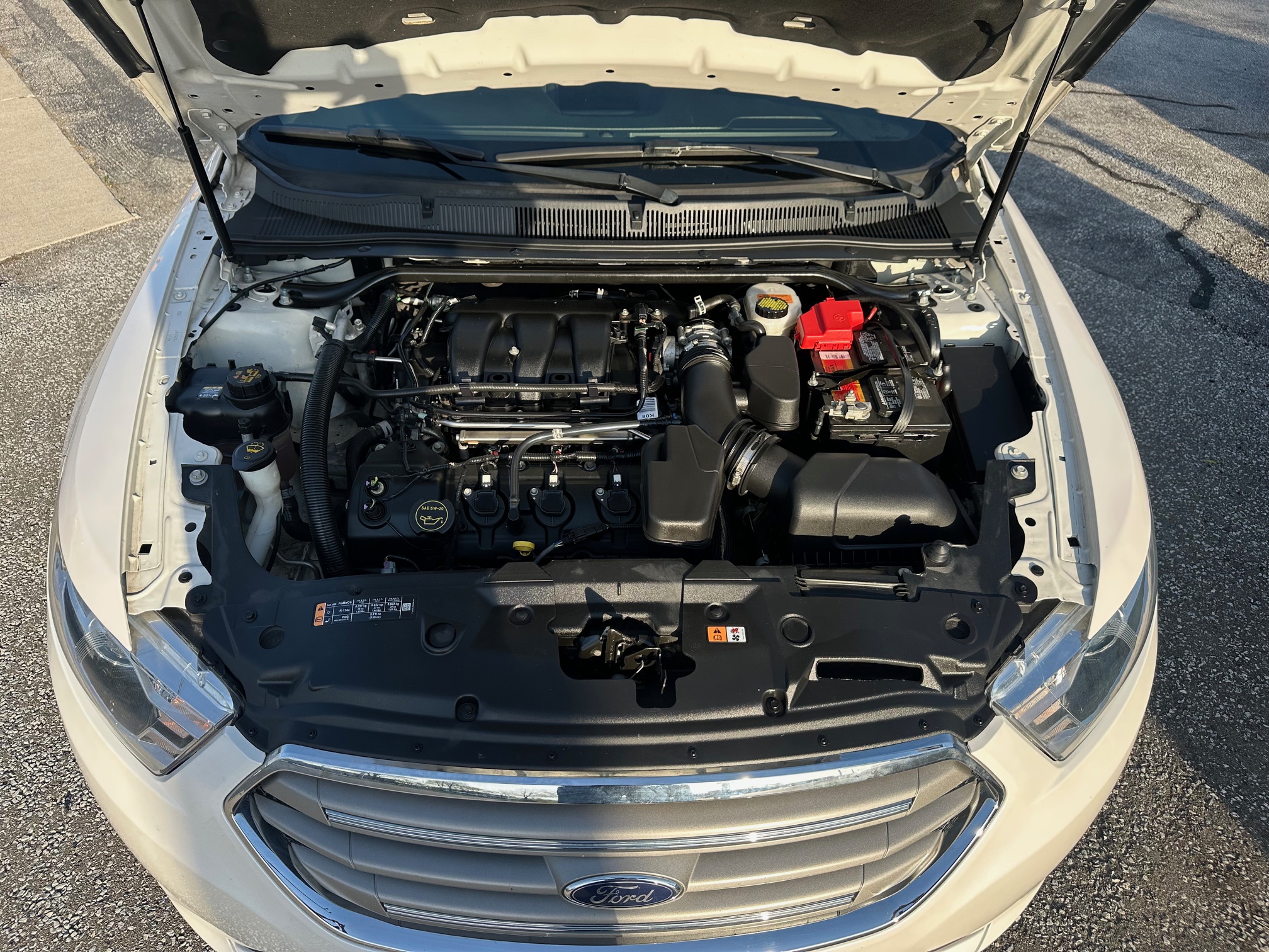 2019 FORD TAURUS SEL (13KM) $14,995 + HST – CLEAN CARFAX – NO ACCIDENTS – V6 – LEATHER – SUNROOF