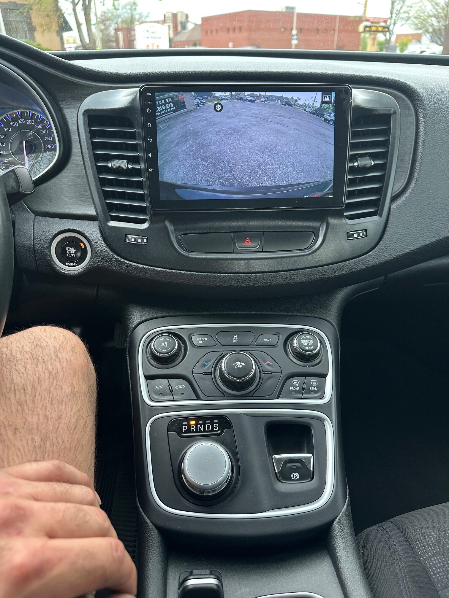 2015 CHRYSLER 200  (210KM) $7,995 + HST – 2 YR POWERTRAIN WARRANTY INCLUDED – CLEAN CARFAX – NO ACCIDENTS