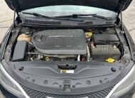 2015 CHRYSLER 200  (210KM) $7,995 + HST – 2 YR POWERTRAIN WARRANTY INCLUDED – CLEAN CARFAX – NO ACCIDENTS