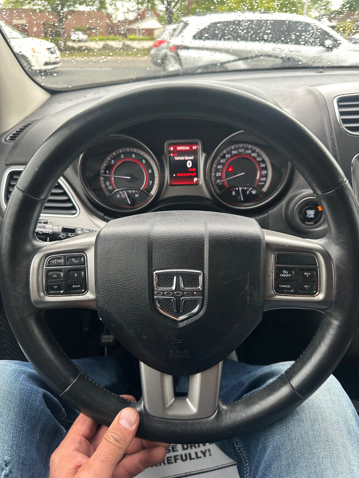 2015 DODGE JOURNEY CROSSROAD 7 PASSENGER (199KM) $8,995 + HST – LEATHER – DVD – NAVIGATION – REMOTE START
